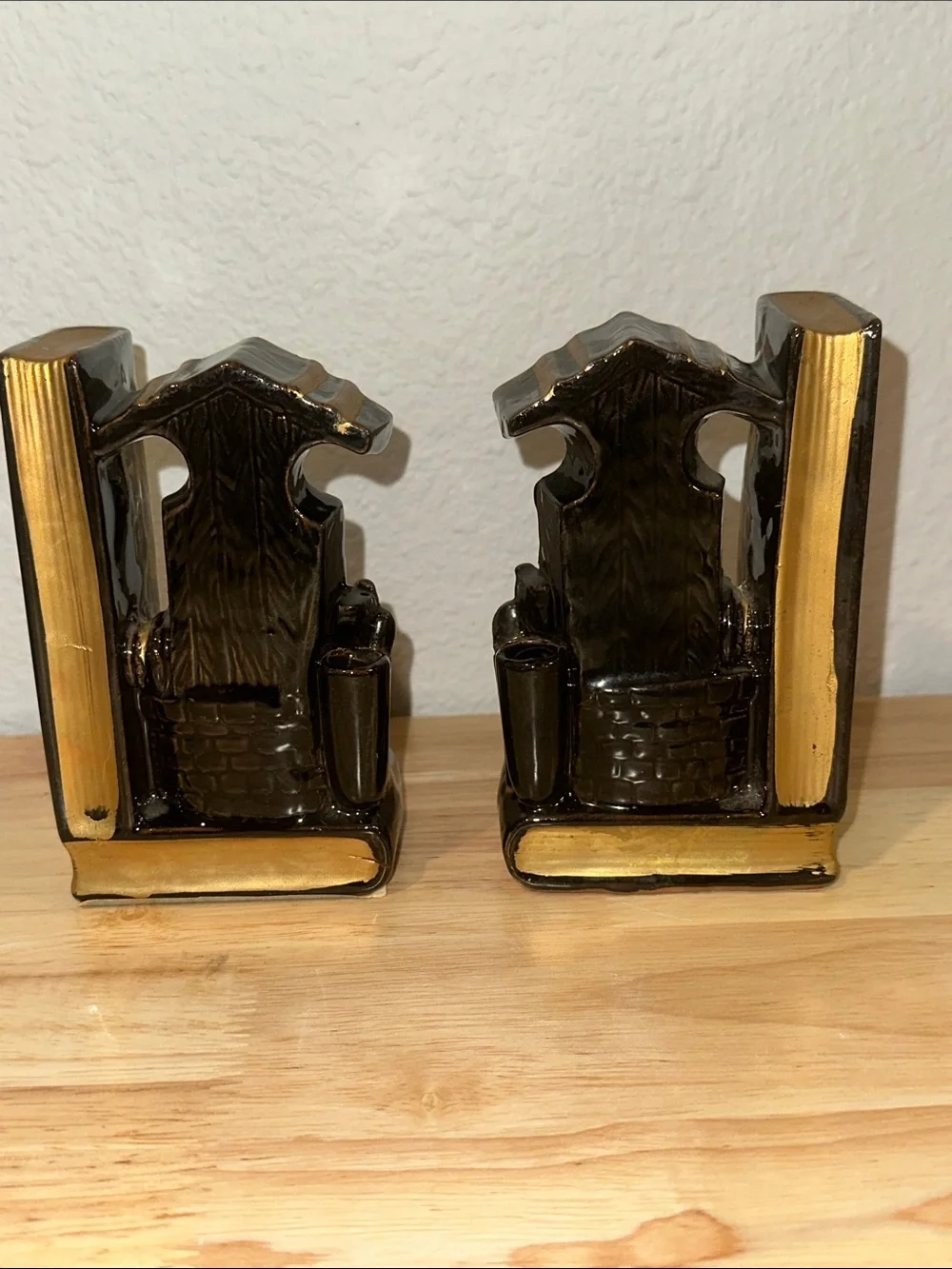 Vintage Mid Century Ceramic Wishing Well Bookends Pen Holders Japan Gold Accent